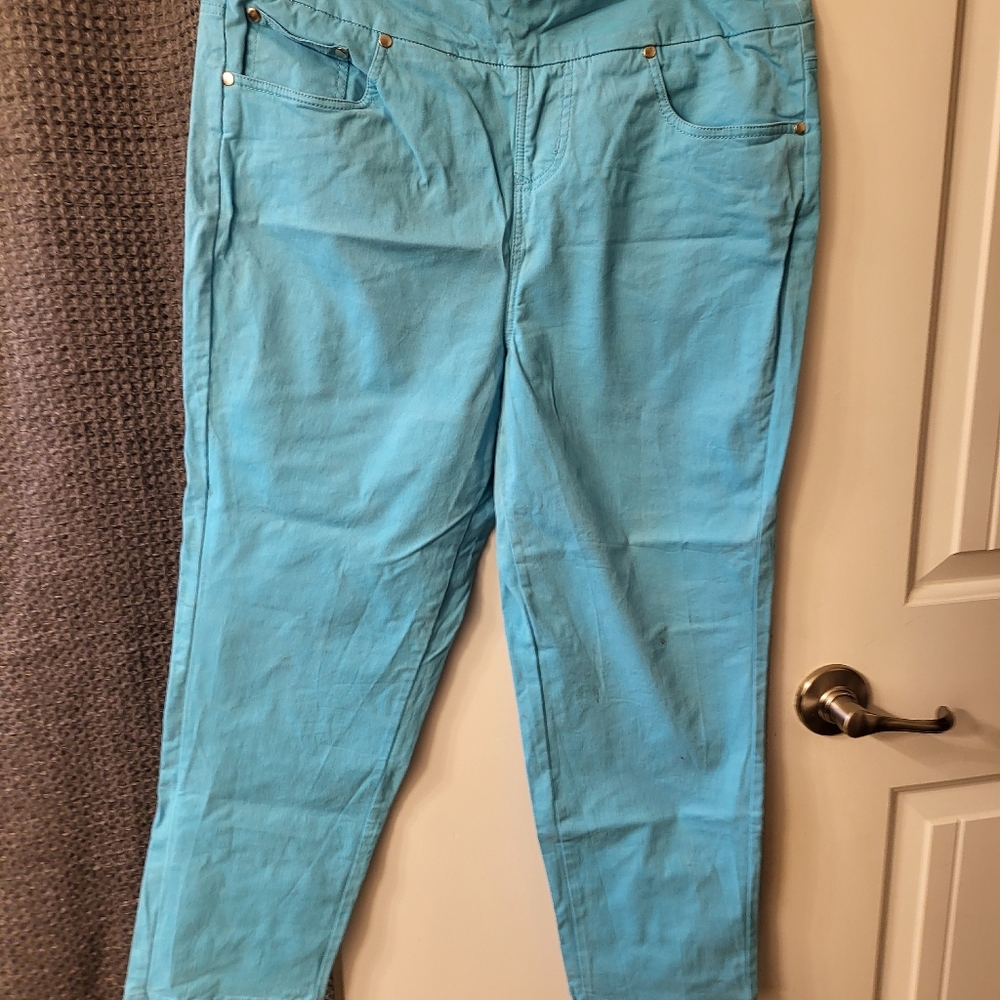 Crop pants size 8